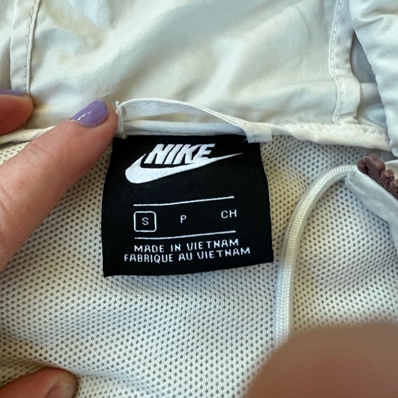 Nike sportswear wind runner hooded jacket womens Small - Picture 11 of 11